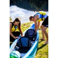 Spinera Kayak Performance – dwa siedziska zamontowane w kajaku nad jeziorem (użytkowanie)