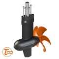 Silnik elektryczny POD Torqeedo Cruise 6.0 FP TorqLink – perspektywa z prawego skosu, pomarańczowa 5-łopatowa śruba