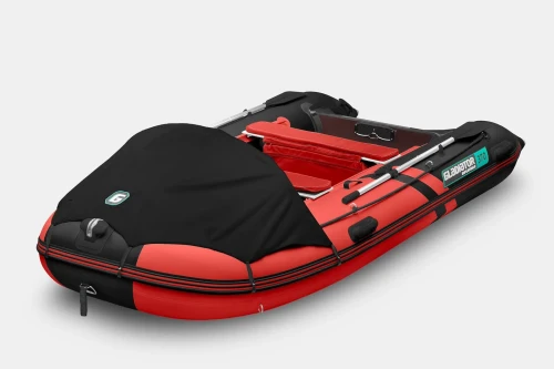 Ponton Gladiator Active C370AL – ujęcie z przodu pod skosem, osłona dziobu i wyposażenie w zestawie