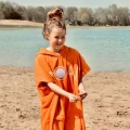 ponch dla dziecka pomarańczowe  moai-kids-poncho-orange 2026.webp