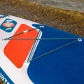 deska sup touring Gladiator Origin 12.6T – pokład EVA i linki bungee (detal)