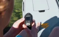 pilot EVO do deski elektrycznej Waydoo Flyer EVO Max Plus 130L trzymany na pokładzie deski