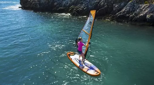 Deska WindSUP – idealny sprzęt do nauki windsurfingu